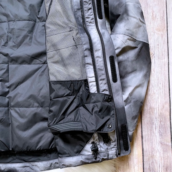 The North Face Women’s Garner TriClimate 3 In 1 Jacket - Picture 10 of 12